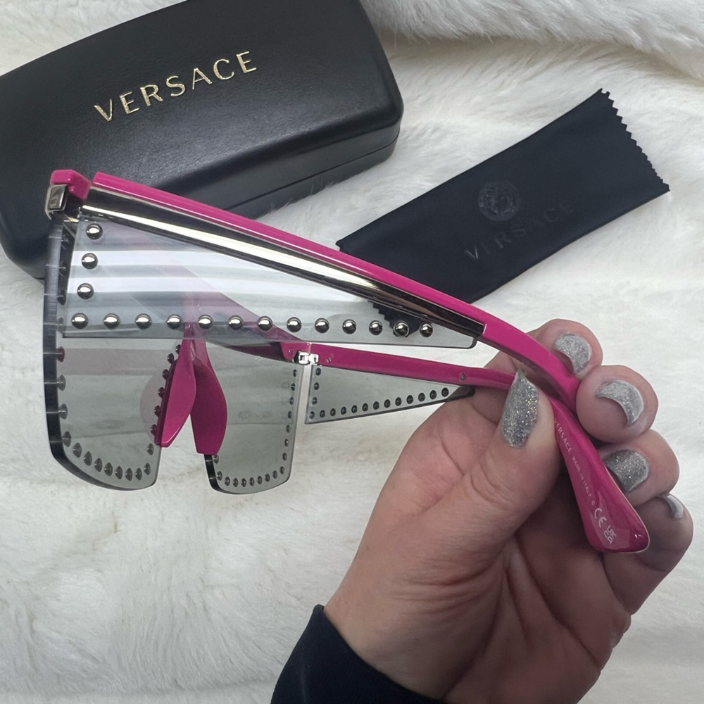 Authentic Versace Sunglasses - Picture 5 of 6
